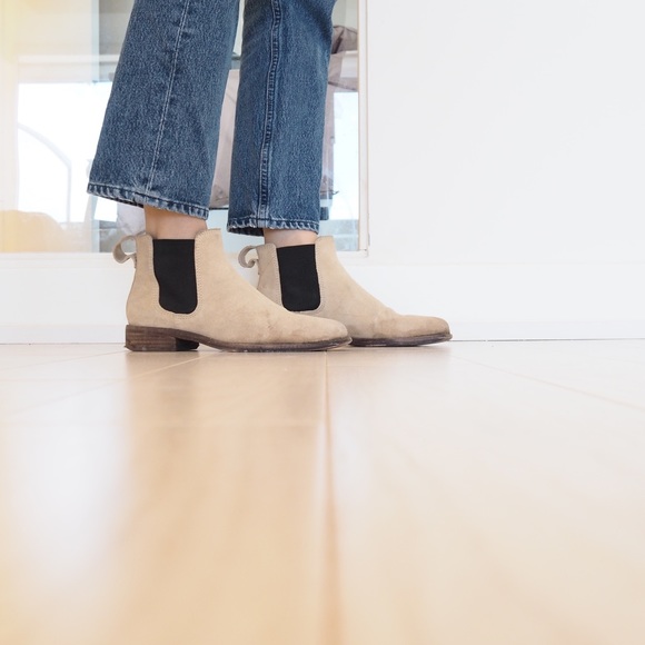 Madewell Tan Suede Chelsea Boots - Picture 3 of 6